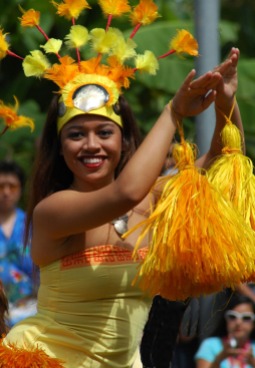 Tancerka z Centrum Polinezyjskiego na wyspie Oahu (HAWAJE)