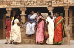 Koleżanki w pięknych sari - Delhi (IDNIE)