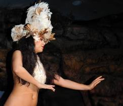 Egzotyczna tancerka z Maui (HAWAJE)